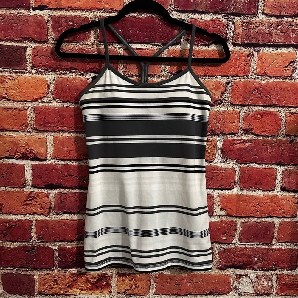 Lululemon Y tank top size 6